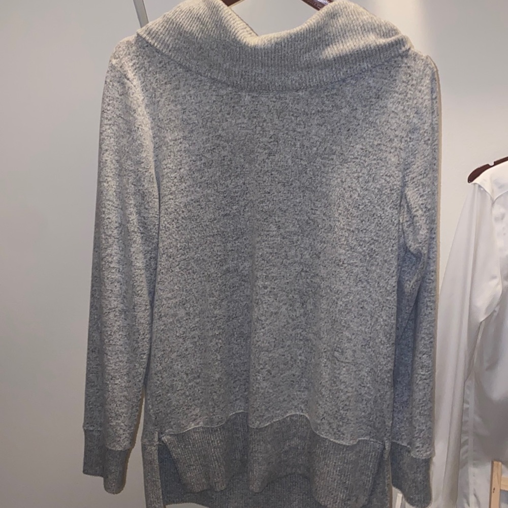NWOT Nine West Super Soft Sweater Top